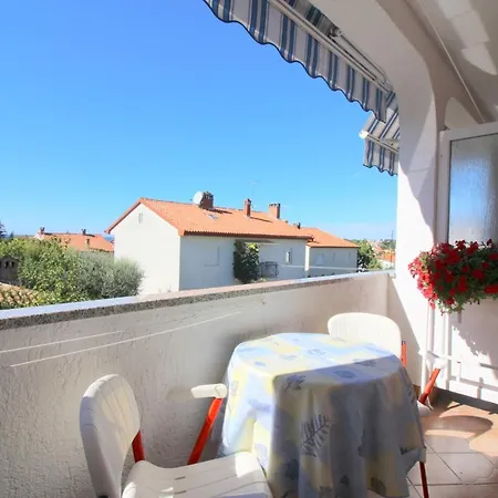 Leticija Near Center Apartment Porec