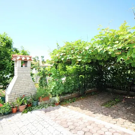 Leticija Near Center Апартаменты Пореч